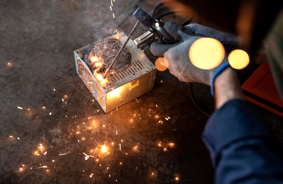 Exploring the Distinct Features of Spot Welding Machines